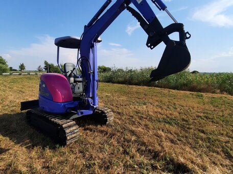 2000 Komatsu PC27R-8, синий, 2250000 рублей, вид 2