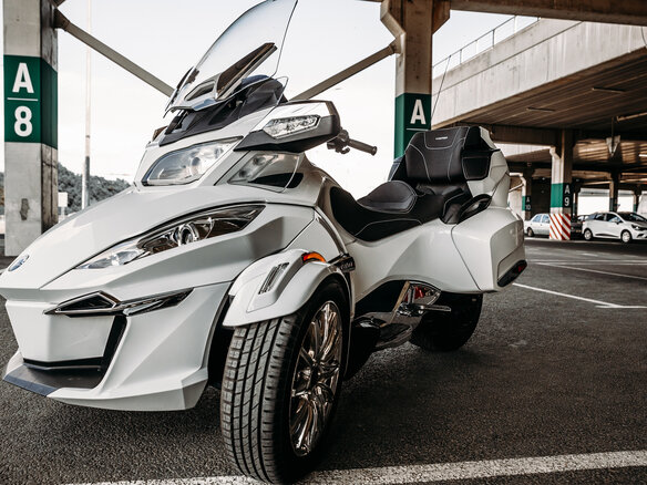 2015 BRP Can-Am Spyder, белый, 1528202 рублей - вид 25