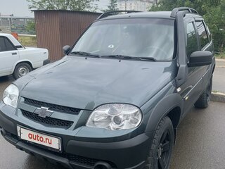 2017 Chevrolet Niva I Рестайлинг, серый, 775000 рублей, вид 1
