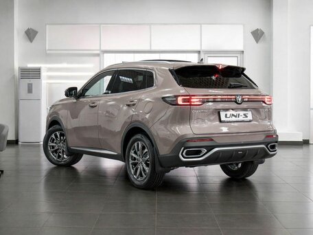 2026 Changan UNI-S I Рестайлинг, золотистый, 3217401 рублей, вид 5