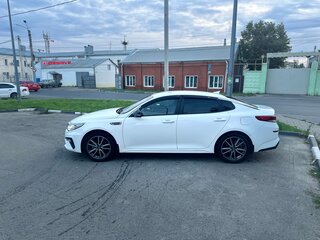 2019 Kia Optima IV Рестайлинг, белый, 1420000 рублей, вид 5