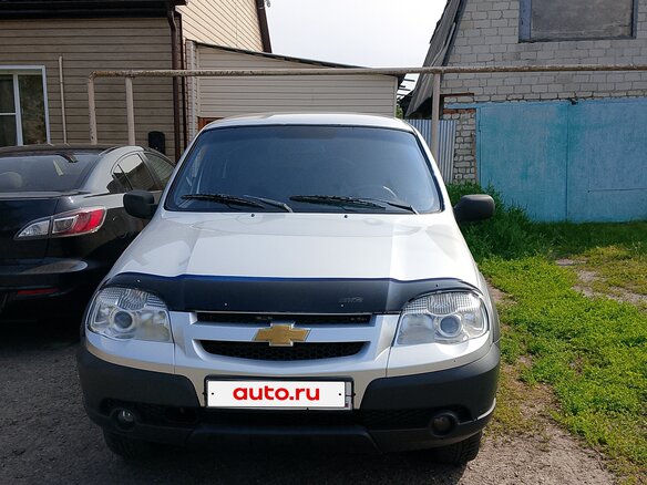 2011 Chevrolet Niva I Рестайлинг, серебристый, 465000 рублей - вид 1