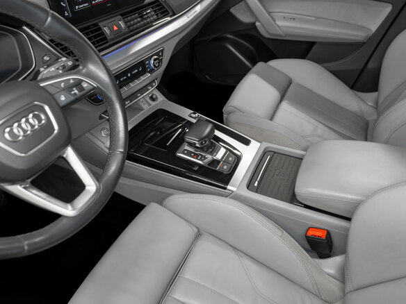 2021 Audi Q5 45 TFSI II (FY) Рестайлинг, белый, 4000000 рублей - вид 14