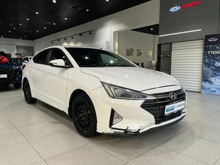 2019 Hyundai Elantra VI (AD) Рестайлинг, белый, 820000 рублей, вид 3