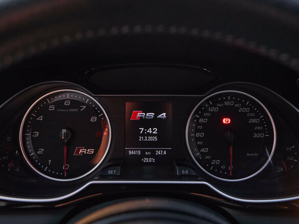 2013 Audi RS 4 III (B8), чёрный, 4900000 рублей - вид 11