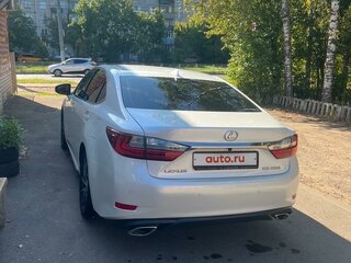 2018 Lexus ES 250 VI Рестайлинг, белый, 3000000 рублей, вид 4