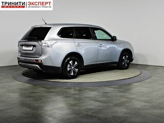 2014 Mitsubishi Outlander III Рестайлинг, серебристый, 1526000 рублей, вид 5