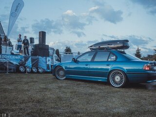 1996 BMW 7 серии 735i III (E38), голубой, 2000000 рублей, вид 2