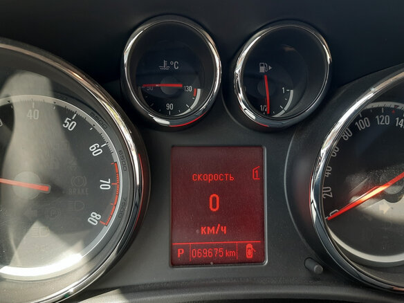 2012 Opel Astra J, белый, 1100000 рублей - вид 5