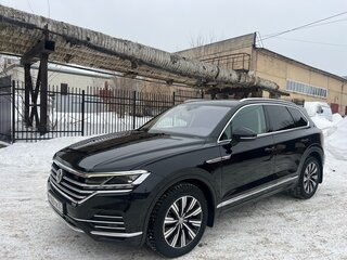 2019 Volkswagen Touareg III, чёрный, 5200000 рублей, вид 1
