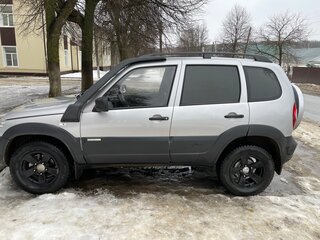 2013 Chevrolet Niva I Рестайлинг, серебристый, 675000 рублей, вид 5