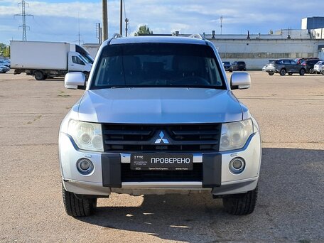 2010 Mitsubishi Pajero IV, серебристый, 1305000 рублей, вид 2