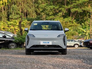 2025 Aion Y Plus 68.2 kWh, серый, 1710000 рублей, вид 2