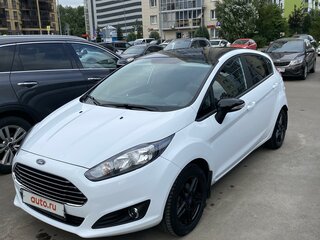 2017 Ford Fiesta Mk6 Рестайлинг, белый, 1100000 рублей, вид 1
