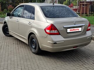 2011 Nissan Tiida I Рестайлинг, коричневый, 380000 рублей, вид 3