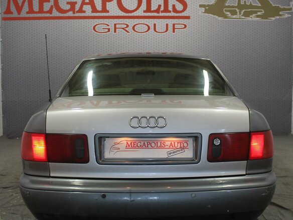 1998 Audi S8 I (D2), серый - вид 2