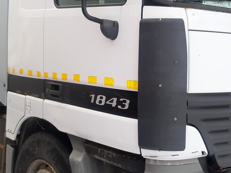 2003 Mercedes-Benz Actros, белый, 3500000 рублей, вид 1