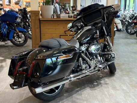 2024 Harley-Davidson Street Glide, чёрный, 3800000 рублей, вид 3