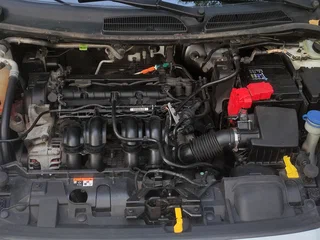 2017 Ford Fiesta Mk6 Рестайлинг, белый, 595000 рублей, вид 1