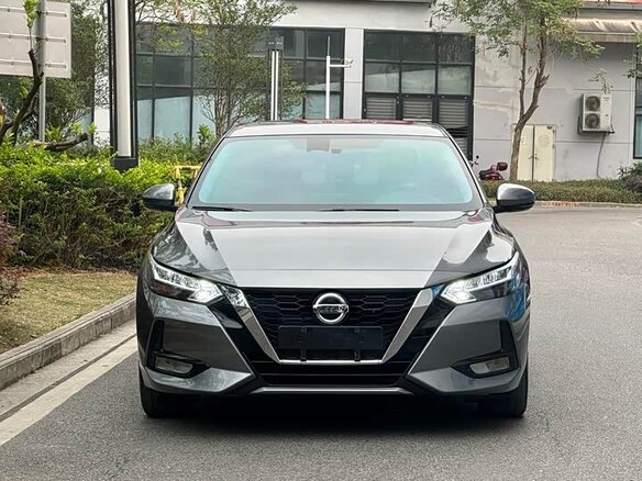 2022 Nissan Sylphy IV (B18), серый, 1140000 рублей - вид 1