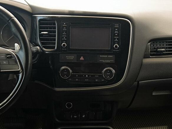 2017 Mitsubishi Outlander III Рестайлинг 2, коричневый, 2250000 рублей - вид 14