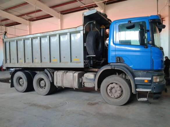 2011 Scania P-series, синий, 8200000 рублей - вид 1