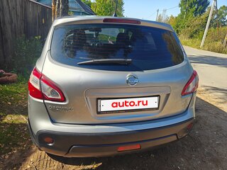 2011 Nissan Qashqai I Рестайлинг, серебристый, 890000 рублей, вид 2