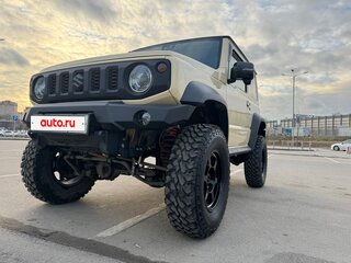 2018 Suzuki Jimny IV, бежевый, 3000000 рублей, вид 3