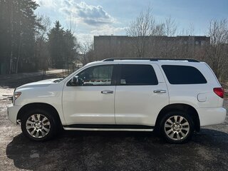 2011 Toyota Sequoia II, белый, 2499990 рублей, вид 4