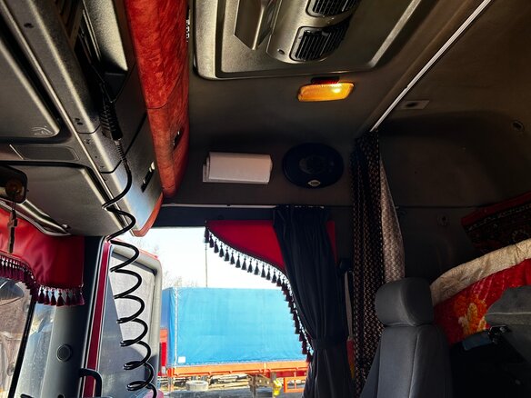 2008 Scania 4-Series, красный, 2000000 рублей - вид 12