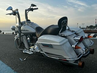 2008 Harley-Davidson Road King, белый, 1100000 рублей, вид 2