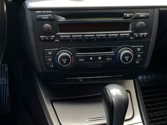 2004 BMW 1 серии 120d I (E81/E82/E87/E88), чёрный, 850000 рублей - вид 14