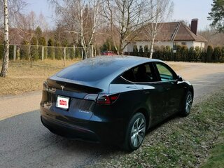 2024 Tesla Model Y Long Range Dual Motor I, серый, 3400000 рублей, вид 4