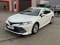 2018 Toyota Camry VIII (XV70), белый, 2500000 рублей