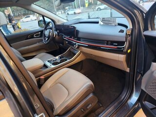 2025 Kia Carnival IV Рестайлинг, чёрный, 6754264 рублей, вид 4