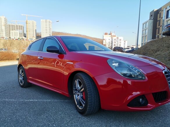 2012 Alfa Romeo Giulietta III, красный, 1300000 рублей