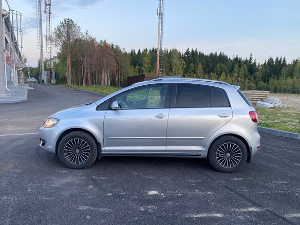 2011 Volkswagen Golf Plus II, серебристый, 300000 рублей - вид 7