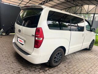 2013 Hyundai Grand Starex I, белый, 2000000 рублей, вид 3