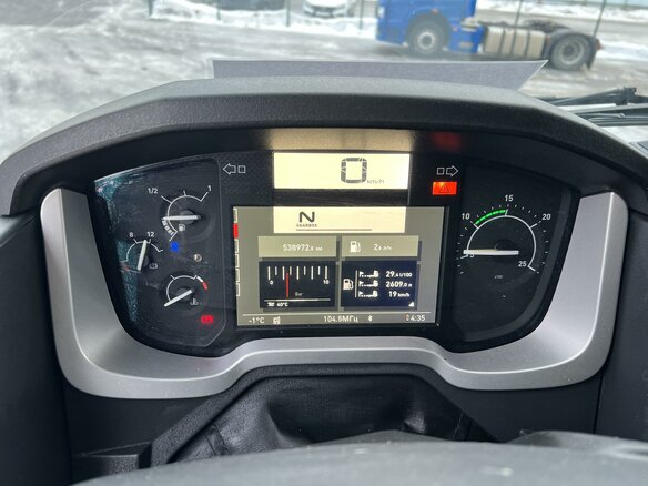 2021 Renault T-Series, белый, 7200000 рублей - вид 15