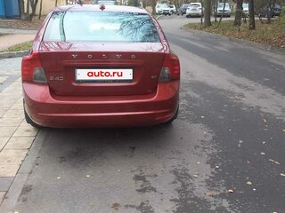 2010 Volvo S40 II Рестайлинг, красный, 1300000 рублей, вид 3