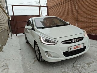 2013 Hyundai Solaris I, белый, 730000 рублей, вид 1