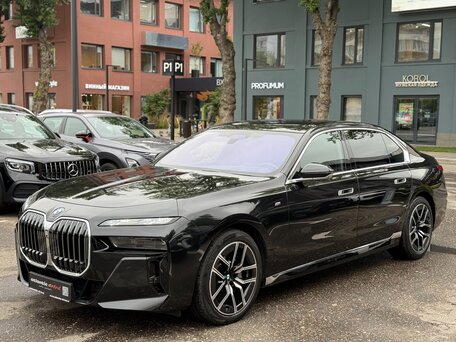2024 BMW 7 серии 740i xDrive VII (G70), чёрный, 11140000 рублей, вид 1