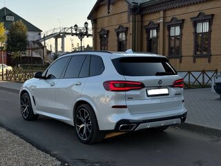 2019 BMW X5 30d IV (G05/G18), белый, 5950000 рублей, вид 3