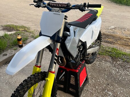 2024 Husqvarna FC 450, белый, 750000 рублей, вид 3