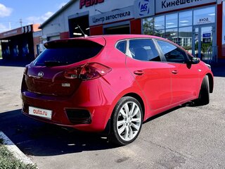 2016 Kia Ceed II Рестайлинг, красный, 1400000 рублей, вид 3