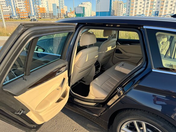 2020 BMW 5 серии 530d xDrive VII (G30/G31/G38), синий, 3100000 рублей - вид 27