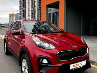 2020 Kia Sportage IV Рестайлинг, красный, 2165100 рублей, вид 2