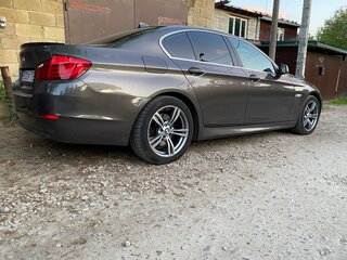 2010 BMW 5 серии 525d VI (F10/F11/F07), бежевый, 1800000 рублей, вид 3