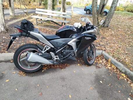 2011 Honda CBR 250R, чёрный, 355000 рублей, вид 4