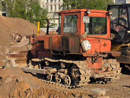 1992 ВгТЗ ДТ-75, красный, 350000 рублей, вид 2